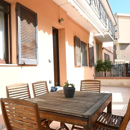 Se160 - Senigallia, Comodo Trilocale Con Patio *
